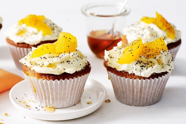 Готовим Desserts Orange and poppy seed muffins with cream cheese icing