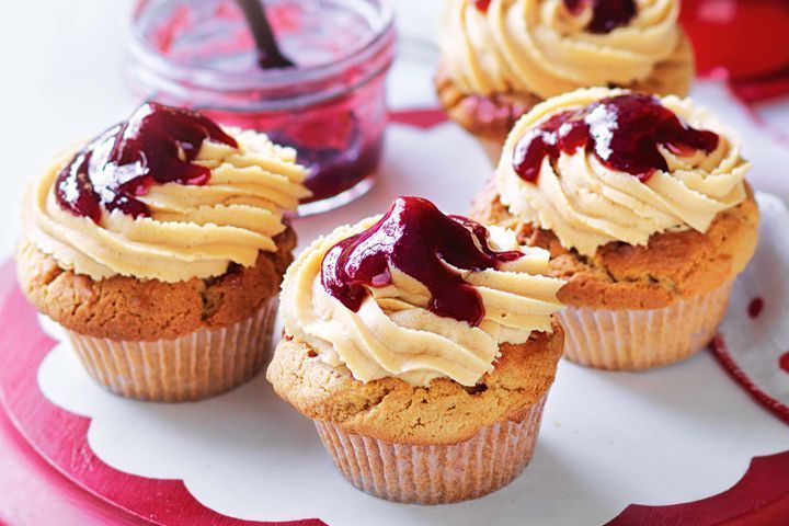 Готовим Desserts Peanut butter and jelly cupcakes