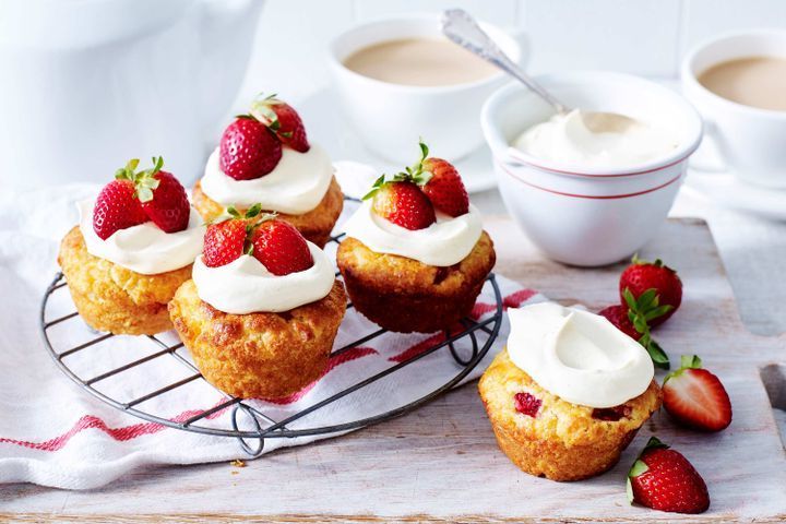 Готовим Desserts Strawberry scone cakes