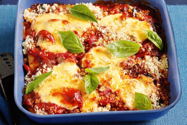 Cooking Meat 30-minute chicken parmigiana bake