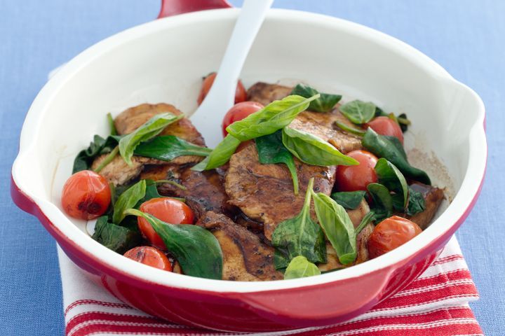 Cooking Meat Balsamic chicken with spinach and cherry tomatoes