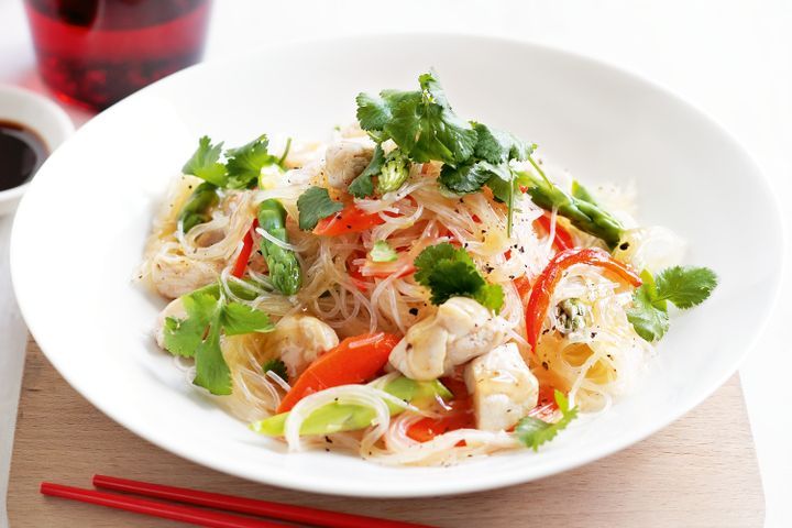 Cooking Meat Chicken with vermicelli noodles