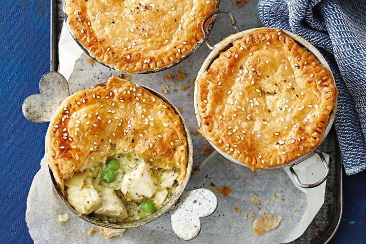 Cooking Meat Creamy chicken, artichoke and pesto pot pies