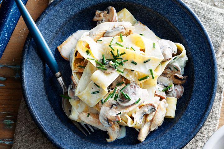 Cooking Meat Creamy chicken pappardelle