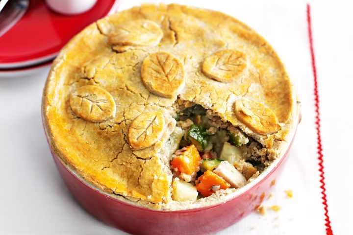 Cooking Meat Gluten-free chicken and vegetable pie