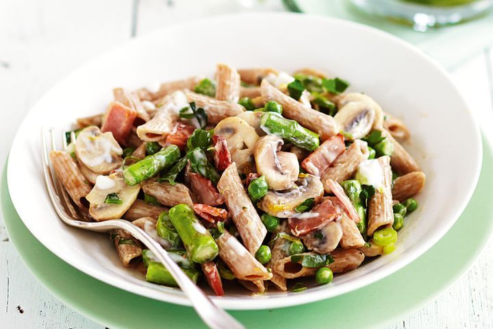 Cooking Meat Low-fat penne boscaiola with asparagus