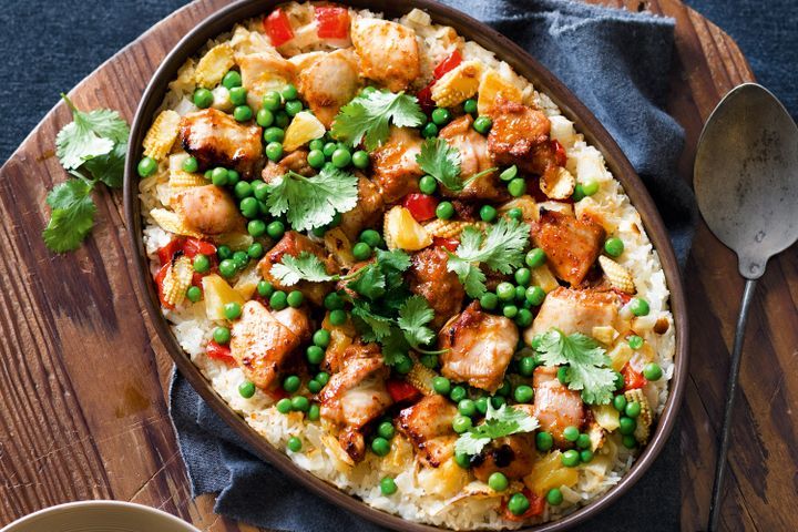 Cooking Meat One-pot red curry chicken and rice