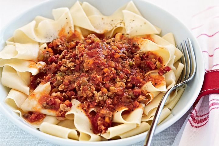 Cooking Meat Pappardelle with Bolognese sauce