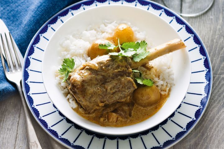 Cooking Meat Slow-cooker massaman lamb shanks