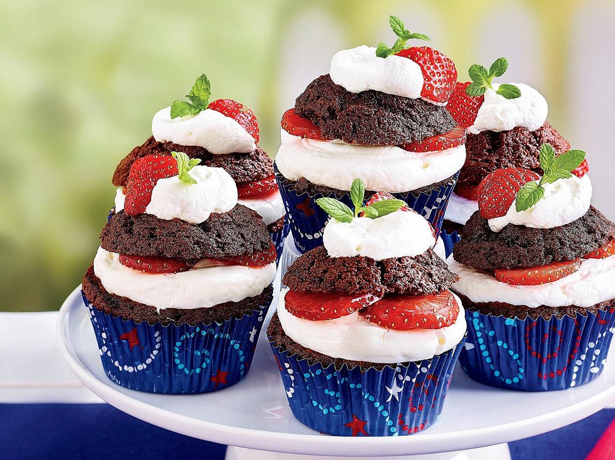 Готовим Desserts Berry Brownie Cupcakes