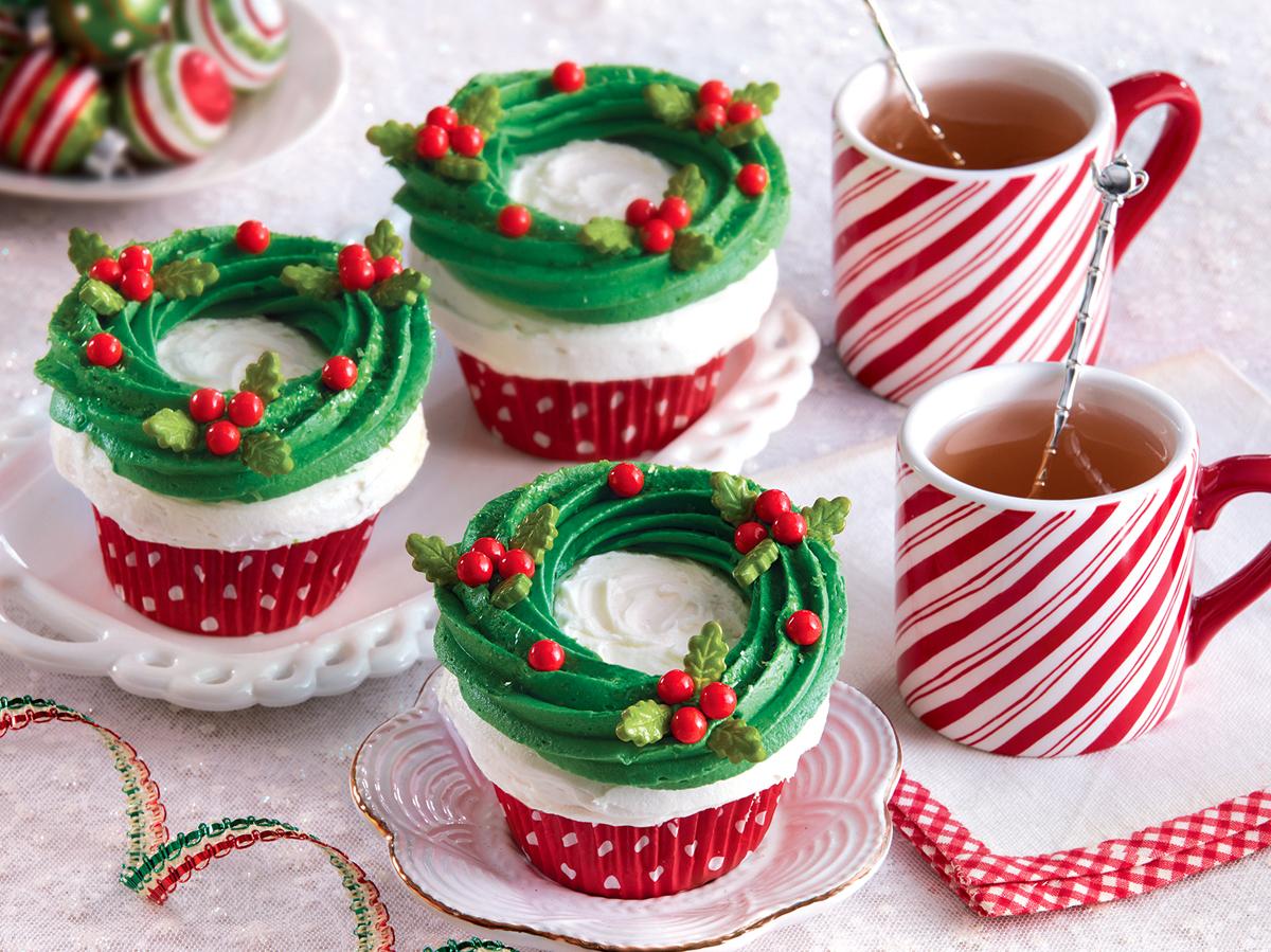 Готовим Desserts Holiday Wreath Cupcakes With Marshmallow Frosting