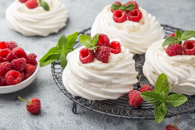 Готовим Desserts Mini Berry Pavlova
