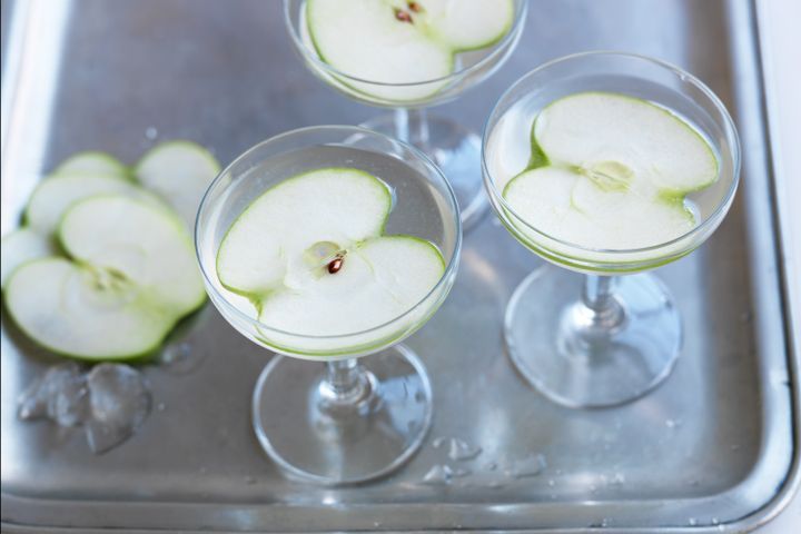 Cooking Coctails Apple and elderflower martini