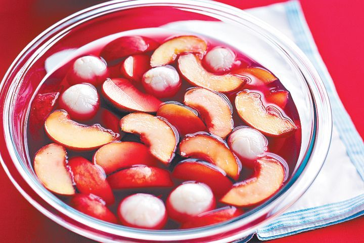 Cooking Coctails Cranberry jelly with lychees and peaches