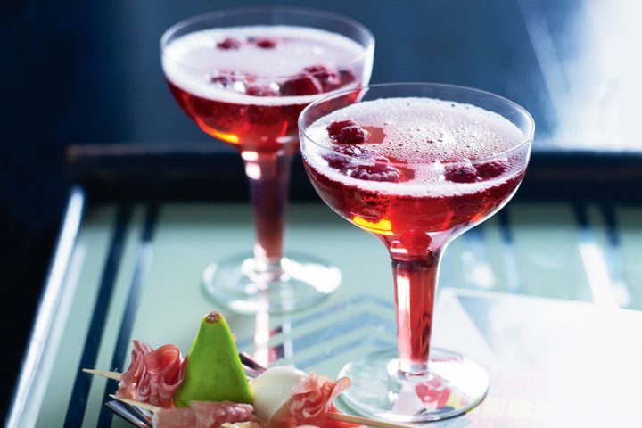 Cooking Coctails Frangelico and berry sparkling wine