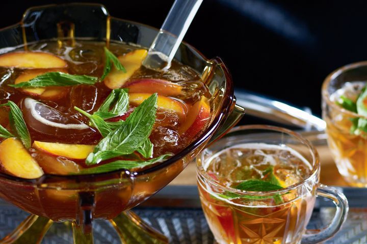 Cooking Coctails Peachy Pimms & ginger beer punch