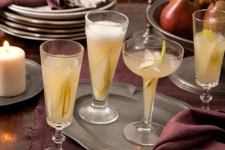Cooking Coctails Pear and sparkling wine cocktails