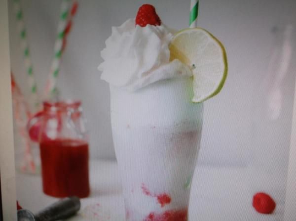 Cooking Coctails Raspberry Lime Ricky Ice Cream Float