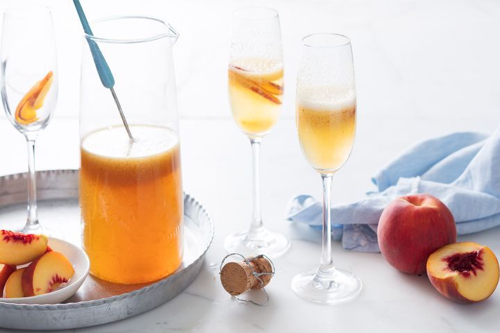 Cooking Coctails Sparkling peach iced-tea bellini