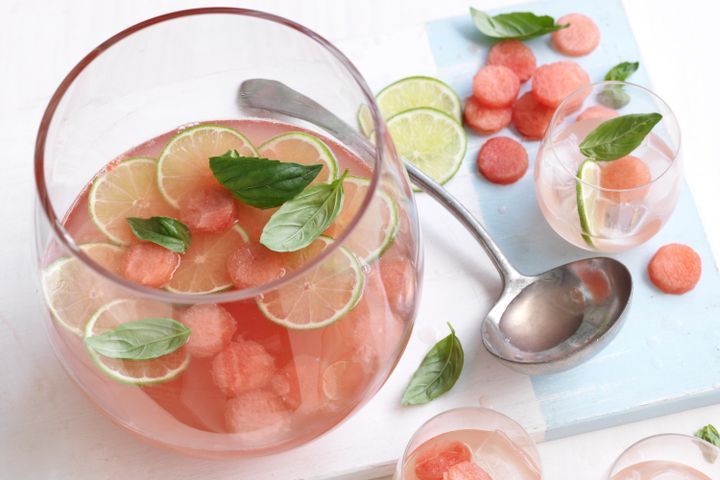 Cooking Coctails Vodka and watermelon punch