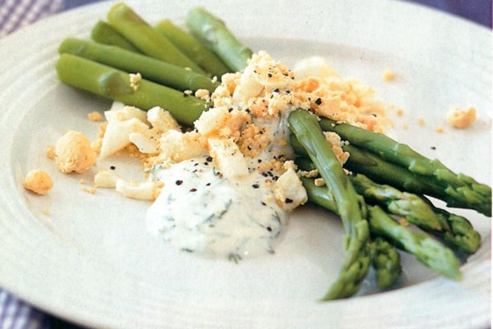 Cooking Eggs Asparagus with dill yoghurt dressing and egg