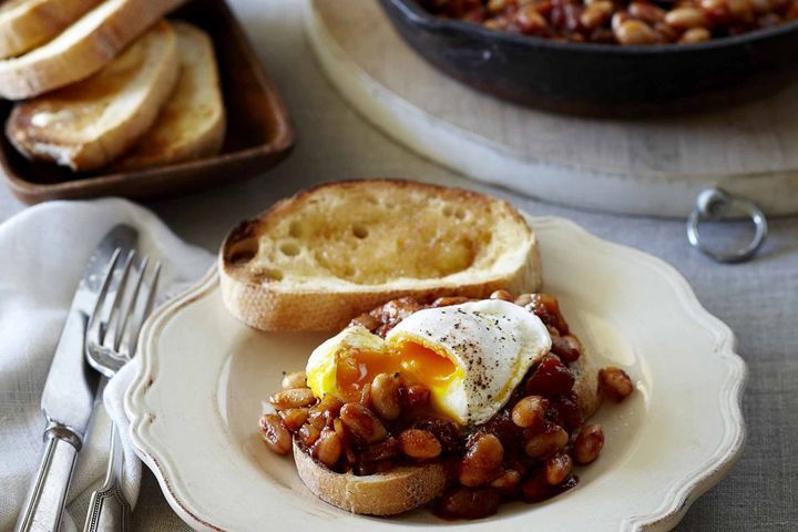 Cooking Eggs Breakfast beans on toast