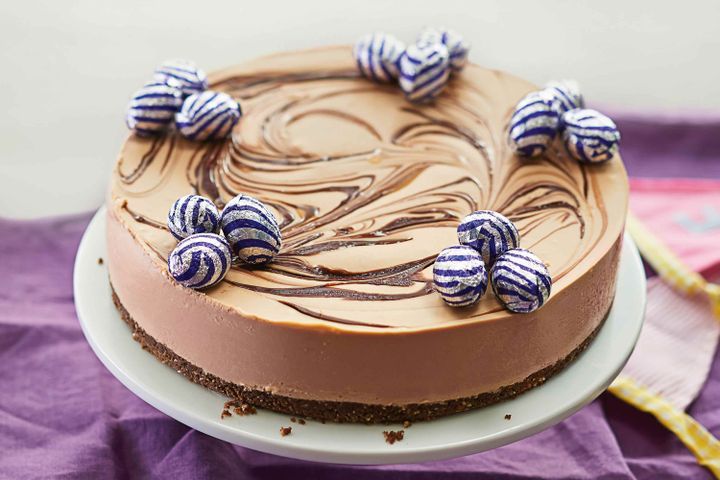Cooking Desserts Chocolate cheesecake with crunchy hazelnut swirl