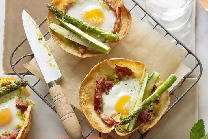 Cooking Eggs Egg, ham and asparagus tarts