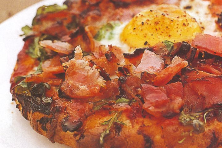 Cooking Eggs Egg, pancetta and rocket pizzas