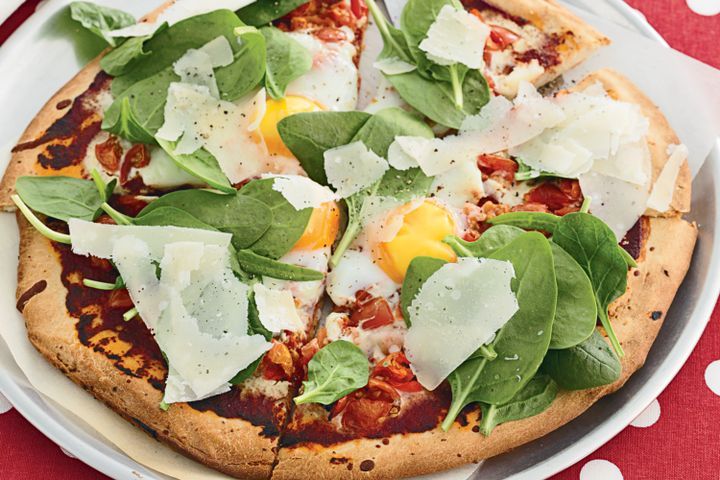 Cooking Eggs Egg, tomato and spinach pizzas