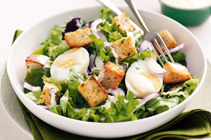 Cooking Eggs Egg and lettuce salad with garlic and herb croutons