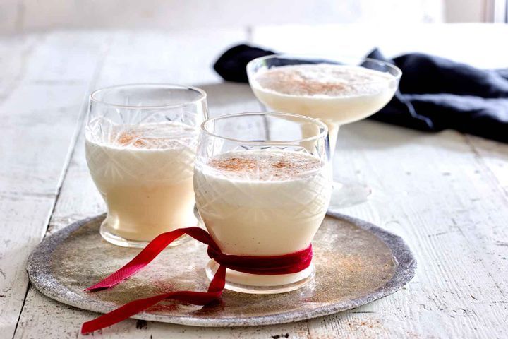 Cooking Appetiziers Eggnog - pure cream