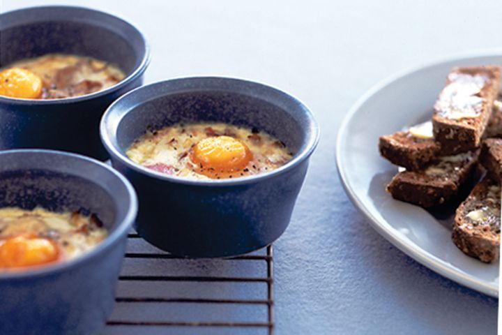 Cooking Eggs Eggs baked with leek and pancetta