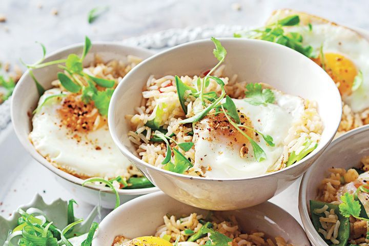 Cooking Eggs Flash-fried rice with fried egg and togarashi
