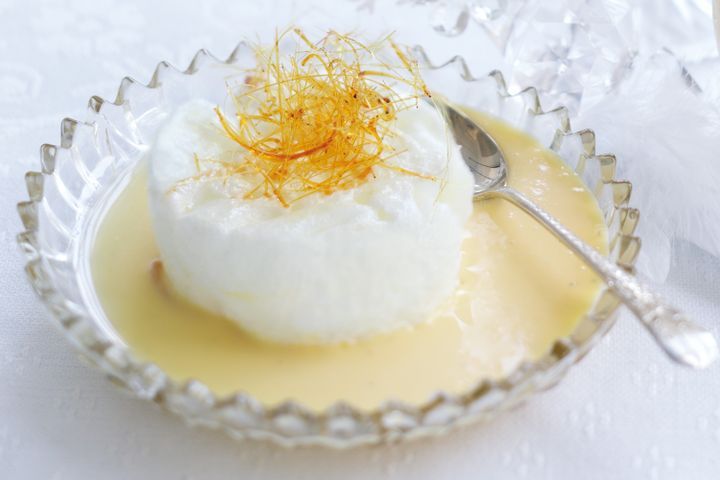 Cooking Eggs Floating islands with spun sugar