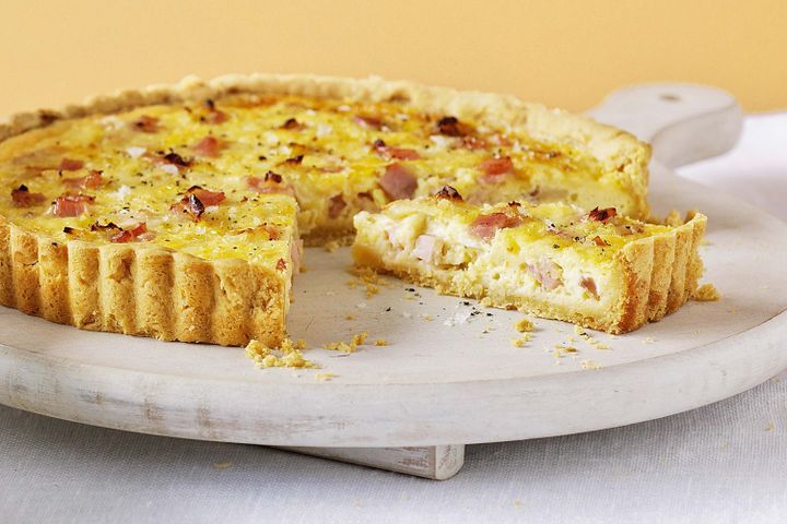 Cooking Appetiziers Leek, bacon and cheddar quiche