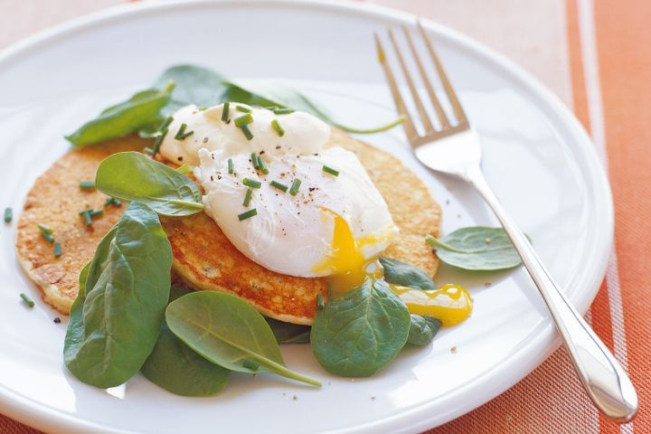 Cooking Eggs Poached egg with sour cream blini