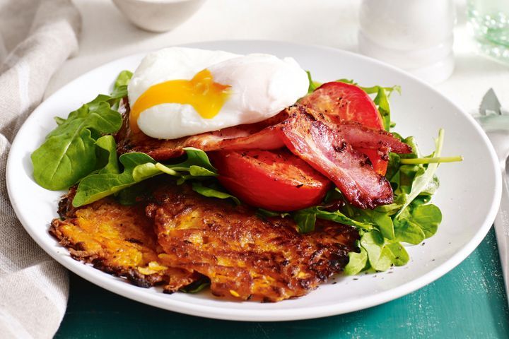 Cooking Eggs Sweet potato hash brown with tomato, bacon and egg