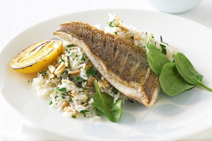 Готовим Fish Almond and herb pilaf with grilled fish