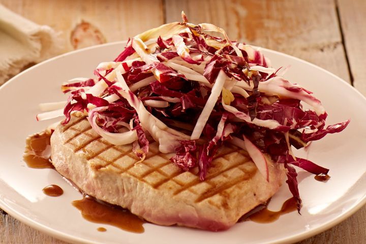 Cooking Fish Chargrilled tuna steak with crunchy salad