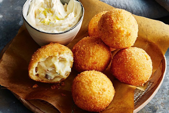 Cooking Fish Colins smoked mackerel croquettes