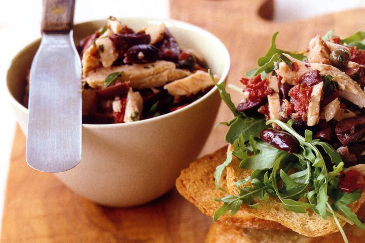 Cooking Fish Crostini with tuna, olives and capers