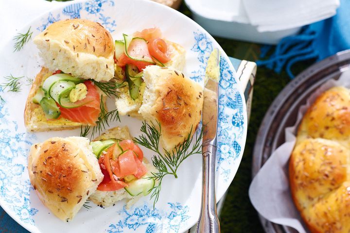 Cooking Fish Dill buns with smoked salmon & pickled cucumber