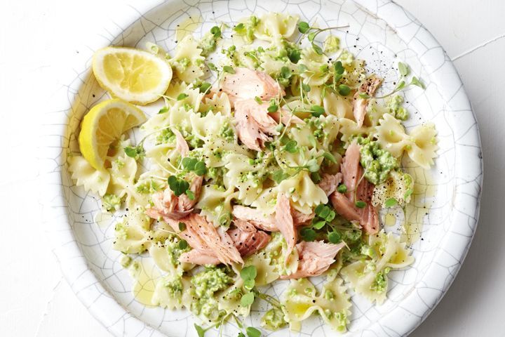 Cooking Fish Farfalle with creamy smashed peas & smoked trout