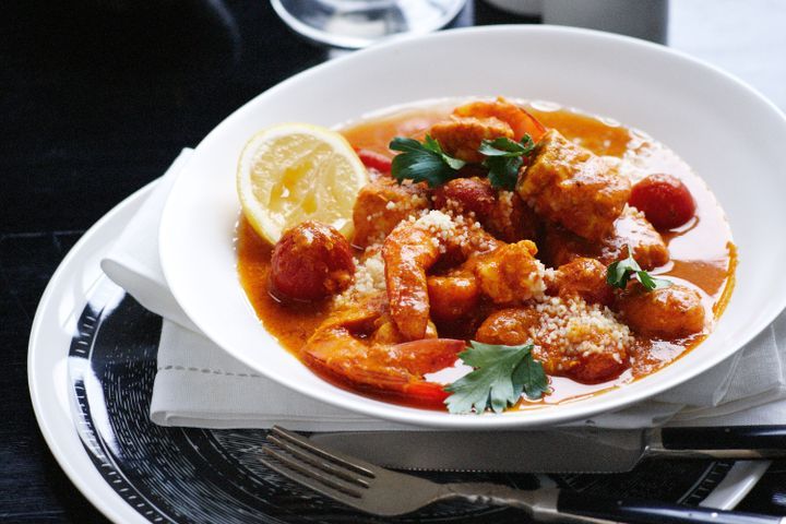 Готовим Fish Fish and prawn tagine with apricots