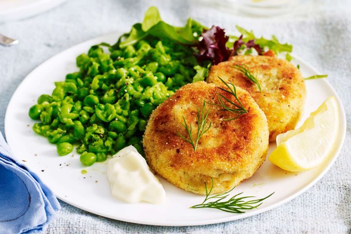 Готовим Fish Fish cakes with smashed peas and lemon