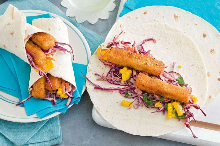 Готовим Fish Fish finger and slaw burritos