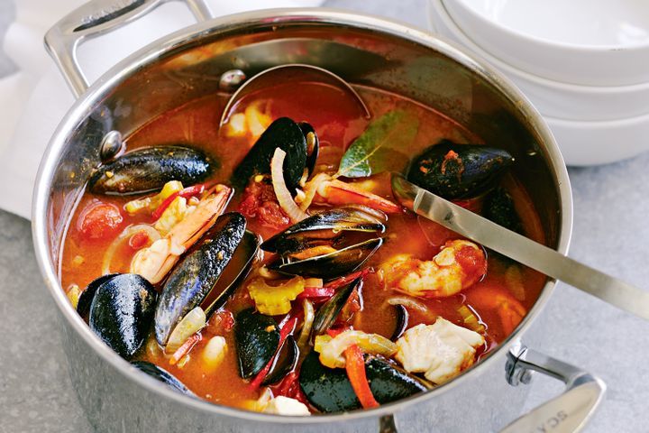 Готовим Fish Italian fish soup with white beans