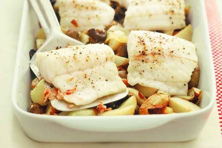 Cooking Fish Ling, potato and mushroom bake