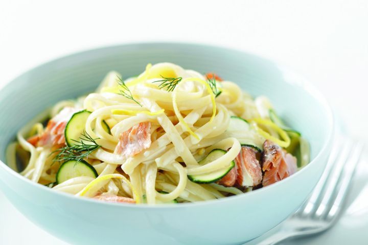 Cooking Fish Linguine with zucchini and smoked trout